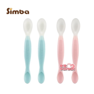 Simba 小獅王辛巴啵啵軟質湯匙，不傷寶寶牙齦，能輕鬆將底部刮乾淨，通過國際SGS嚴格檢驗