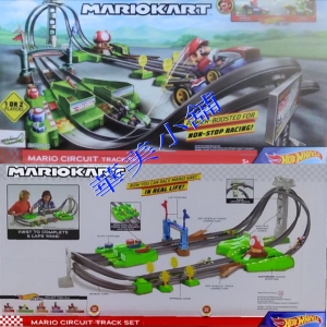 華美小舖-[主動開發票購物有保障]   HOT WHEELS 瑪琍歐賽車豪華軌道組 附兩台造型小賽車享受組裝軌道樂趣 賽道呈現遊戲場景可愛又童趣 將小賽車裝到軌道上,按壓推進器即可啟動刺激比賽 每跑一圈通過終點時旗子會下降,先跑完圈數者獲勝 免運費 壹件價
