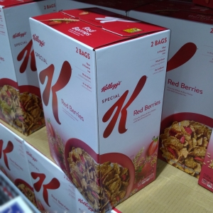 華美小舖-[主動開發票購物有保障]  KELLOGG'S 家樂氏草莓早餐脆片 600公克*2入/箱 免運費 壹箱價