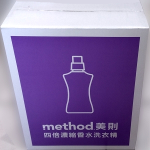 華美小舖-[主動開發票購物有保障]  METHOD 美則四倍濃縮香水洗衣精清新 1580毫升*2入/箱 香味清新潔淨感受 專利環保潔垢配方 貼心瓶身設計更輕鬆拿取 本產品不經動物測試 天然植物萃取對抗髒污 適用於直立或滾筒洗衣機 四倍濃縮用量減少更環保 免運費 壹箱價