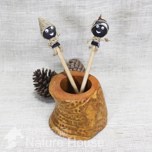 【自然屋精品】人偶造型鉛筆 天然 鉛筆 可愛 舒壓 治癒 草編 手工 特色造型 文具 pencil
