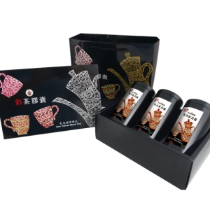 【i郵箱】彩茶膠囊 醇厚炭焙禮盒組(炭焙四季紅烏龍＋炭焙金萱紅烏龍＋炭焙青心紅烏龍100g/3罐) - 送人禮盒用(含提袋、禮盒、茶罐) 限時加贈分享包2入｜炭焙阿薩姆紅茶10g｜炭焙大吉嶺紅茶10g｜