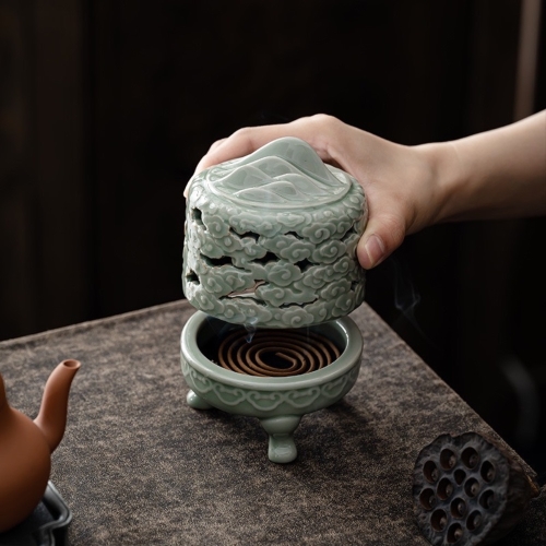 平安洛山作 香炉 三足炉 青瓷香爐 木箱入 平安洛山作 香炉 三足炉 青瓷香爐 木箱入